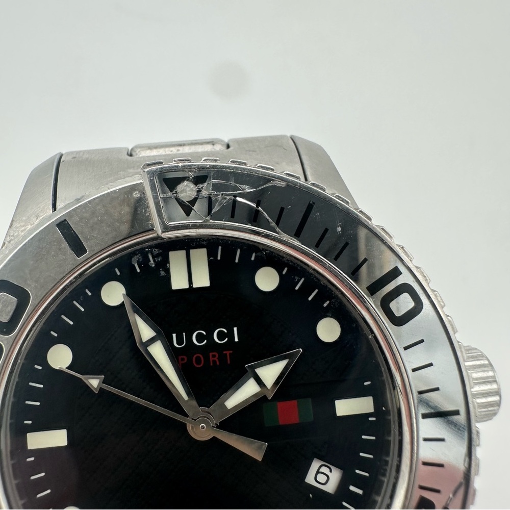 Gucci Stainless Steel Men’s Watch - Picture 7 of 9